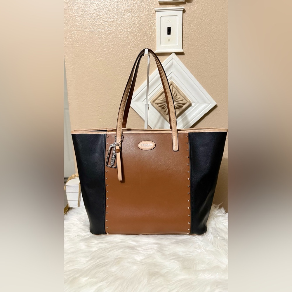 Coach Black and Tan Women's Tote Bag